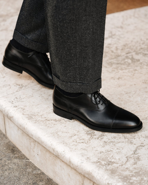 Men’s black leather Oxford shoes | Velasca