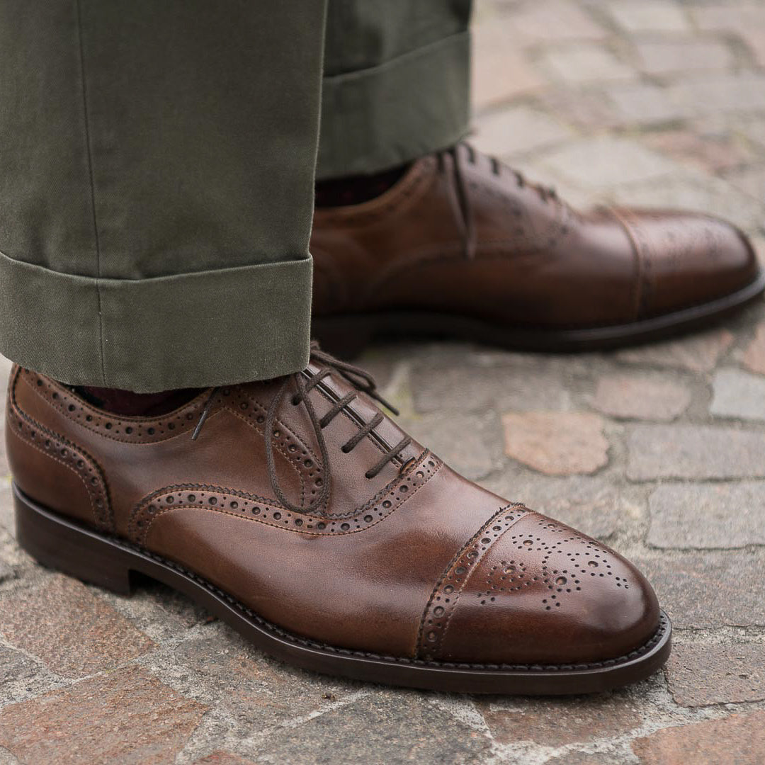 Men's brown semi-brogue leather Oxfords | Velasca