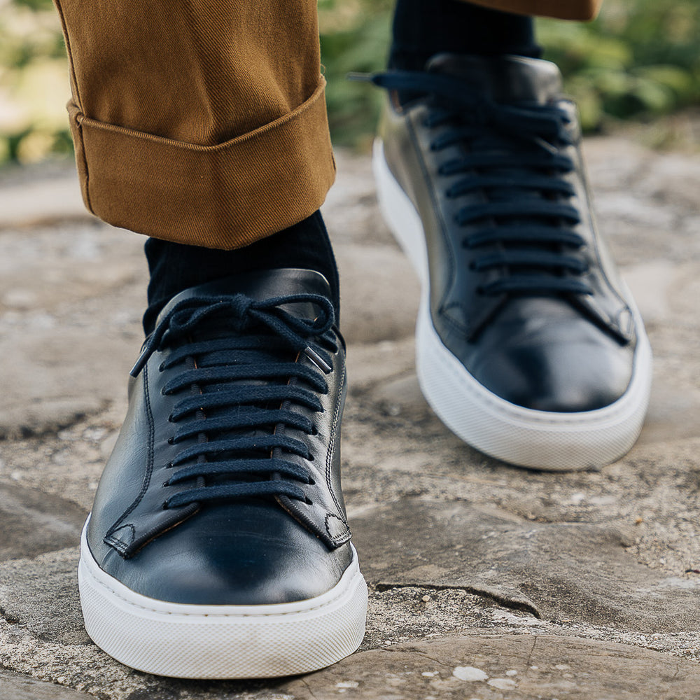 Men’s blue leather sneakers | Velasca