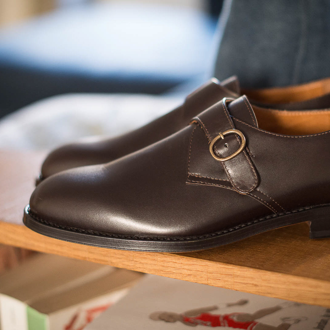 Men's classic black leather Single Monk Strap shoes | Velasca