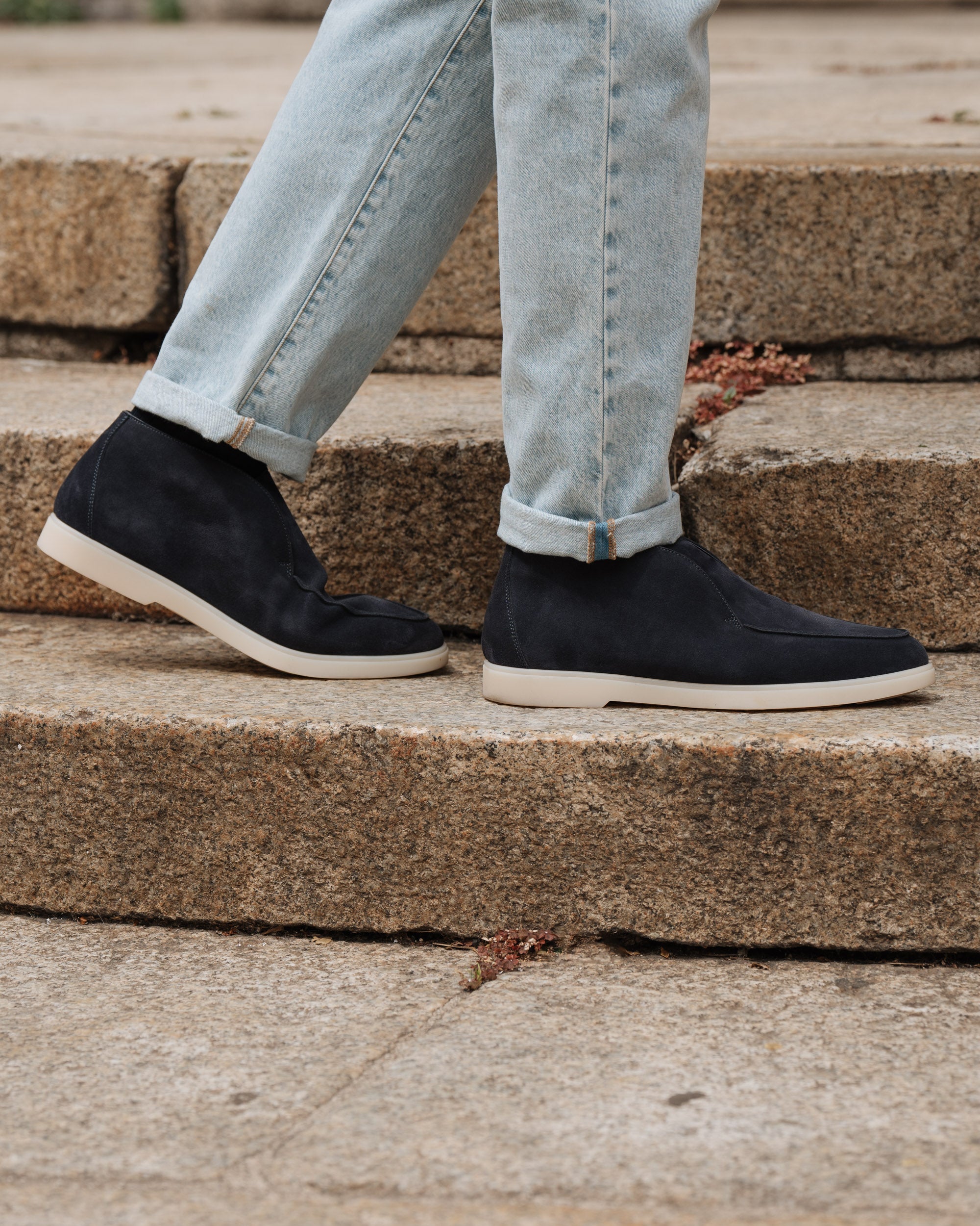 Laceless best sale chukka boots